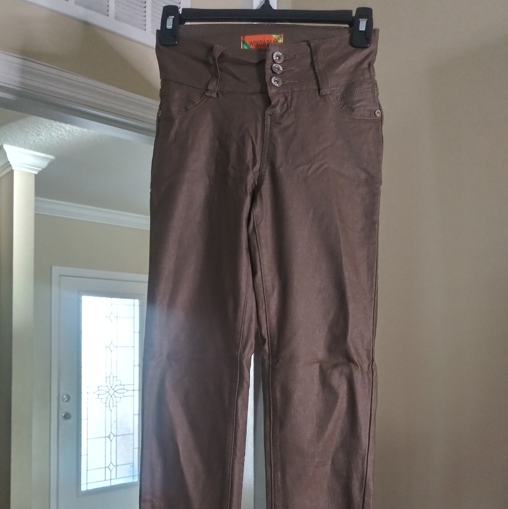 WakaWaka jeans